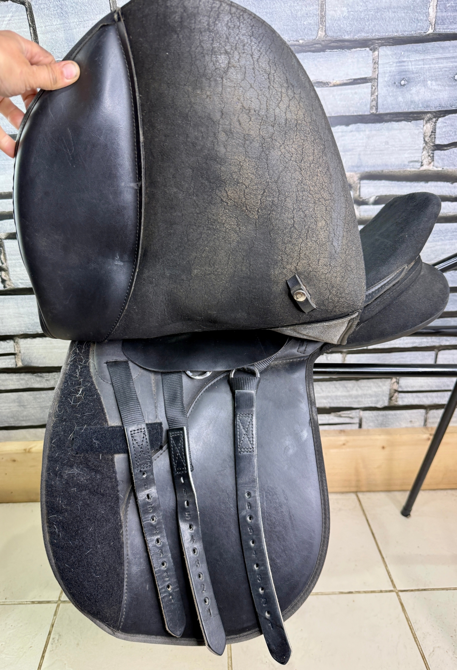 18” XXW Thorowgood Griffin Cob GP Saddle -Black- Extra Wide -Flat Tree- - 