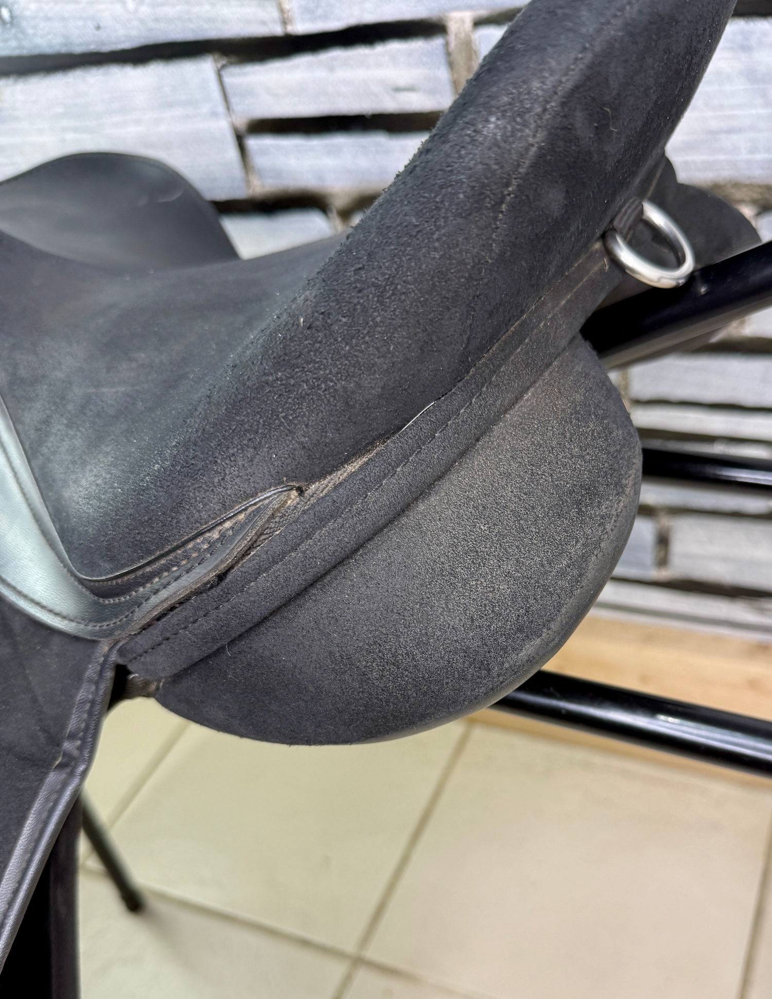 18” XXW Thorowgood Griffin Cob GP Saddle -Black- Extra Wide -Flat Tree- 
