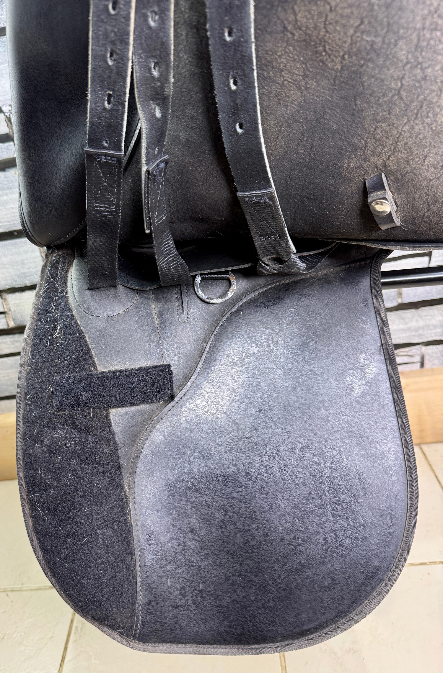  - 18” XXW Thorowgood Griffin Cob GP Saddle -Black- Extra Wide -Flat Tree-