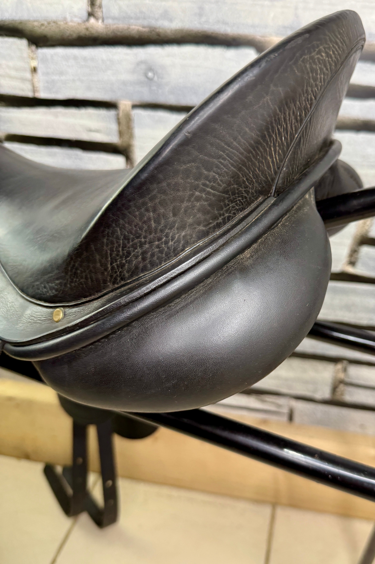  18” MN Albion Style TB Dressage Saddle - Black - High Wither