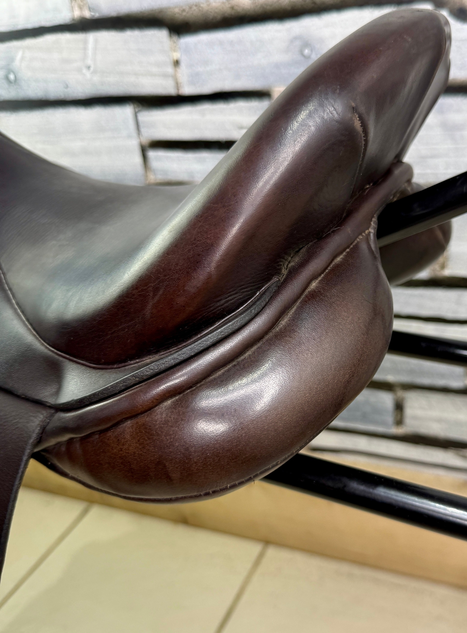  17 1/2” XW Kruger WH/VSD Working Hunter Cob Saddle -Brown- Extra Wide 4xStraps