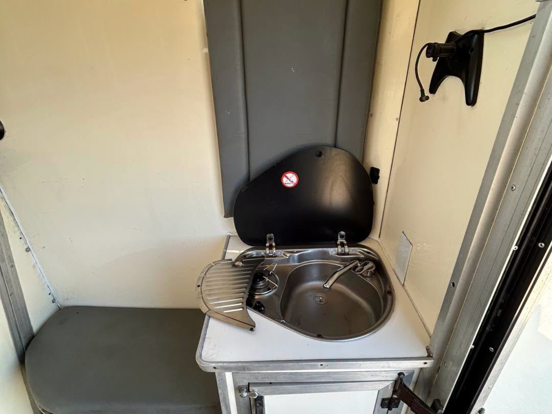 Other  Renault Horsebox - Horseboxes 3.6-7.5 Tonnes