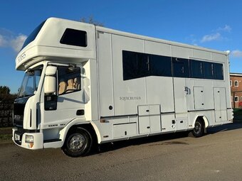 Iveco 3 stall, sleeps 6. Huge spec Horsebox