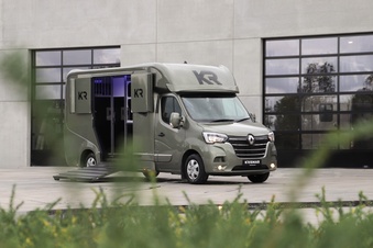 Krismar KR-2 Stallion Renault Horsebox