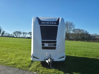 Equi-Trek Day-Treka Horse Trailer