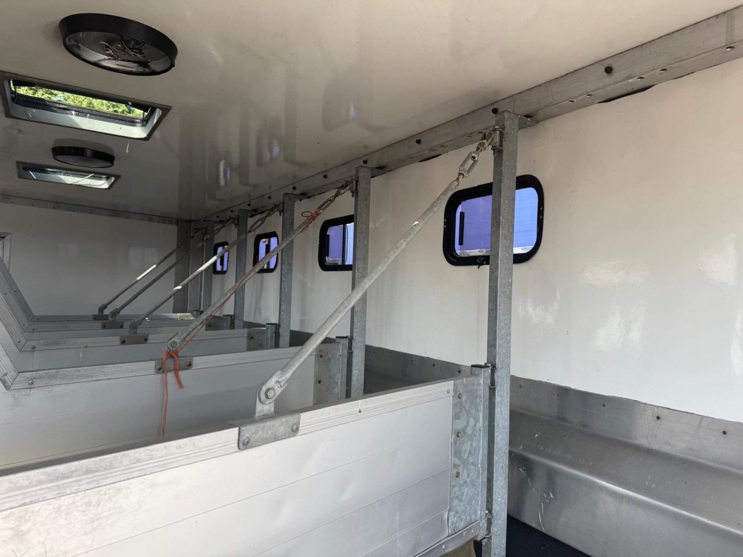 Mercedes-Benz Horsebox - Horseboxes Over 7.6 Tonnes