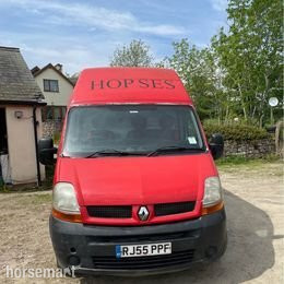 2005 Renault Master Horsebox