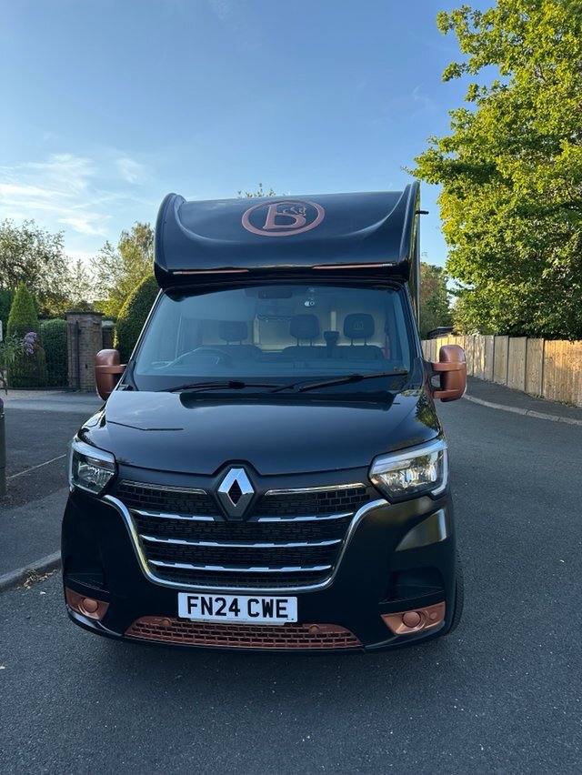 Bloomfields Professional Renault Trucks Horsebox