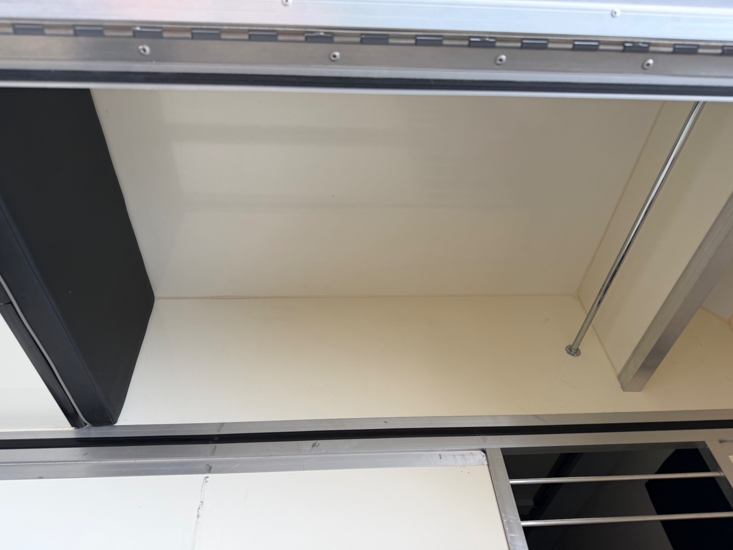 Foxy Foxy stallion Renault Horsebox - Horseboxes Up to 3.5 Tonnes in 