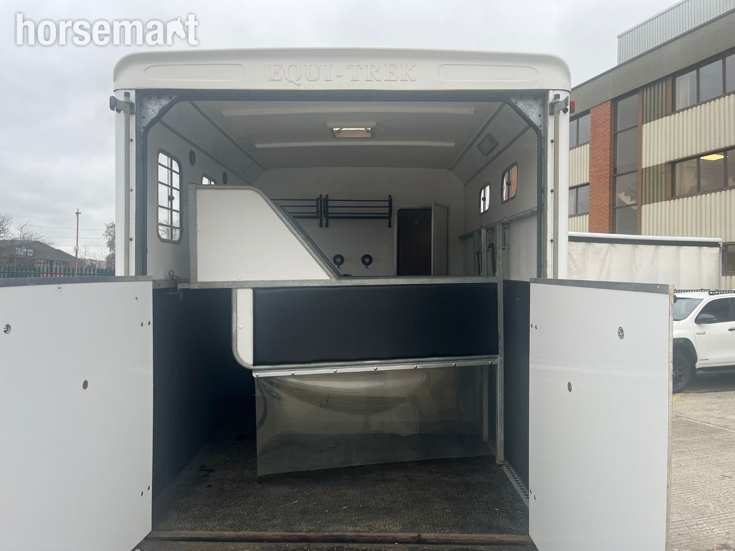 Equi-Trek Multi-Treka  Horse Trailer - Horse Trailers