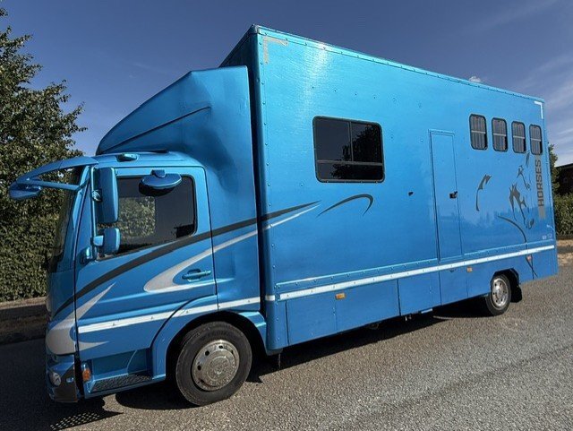 Horseboxes 3.6-7.5 Tonnes - Staffordshire Horseboxes  Mercedes Benz Atego Horsebox