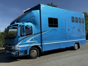 Staffordshire Horseboxes Mercedes Benz Atego Horsebox