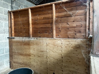 Stable partitions for inside barn 