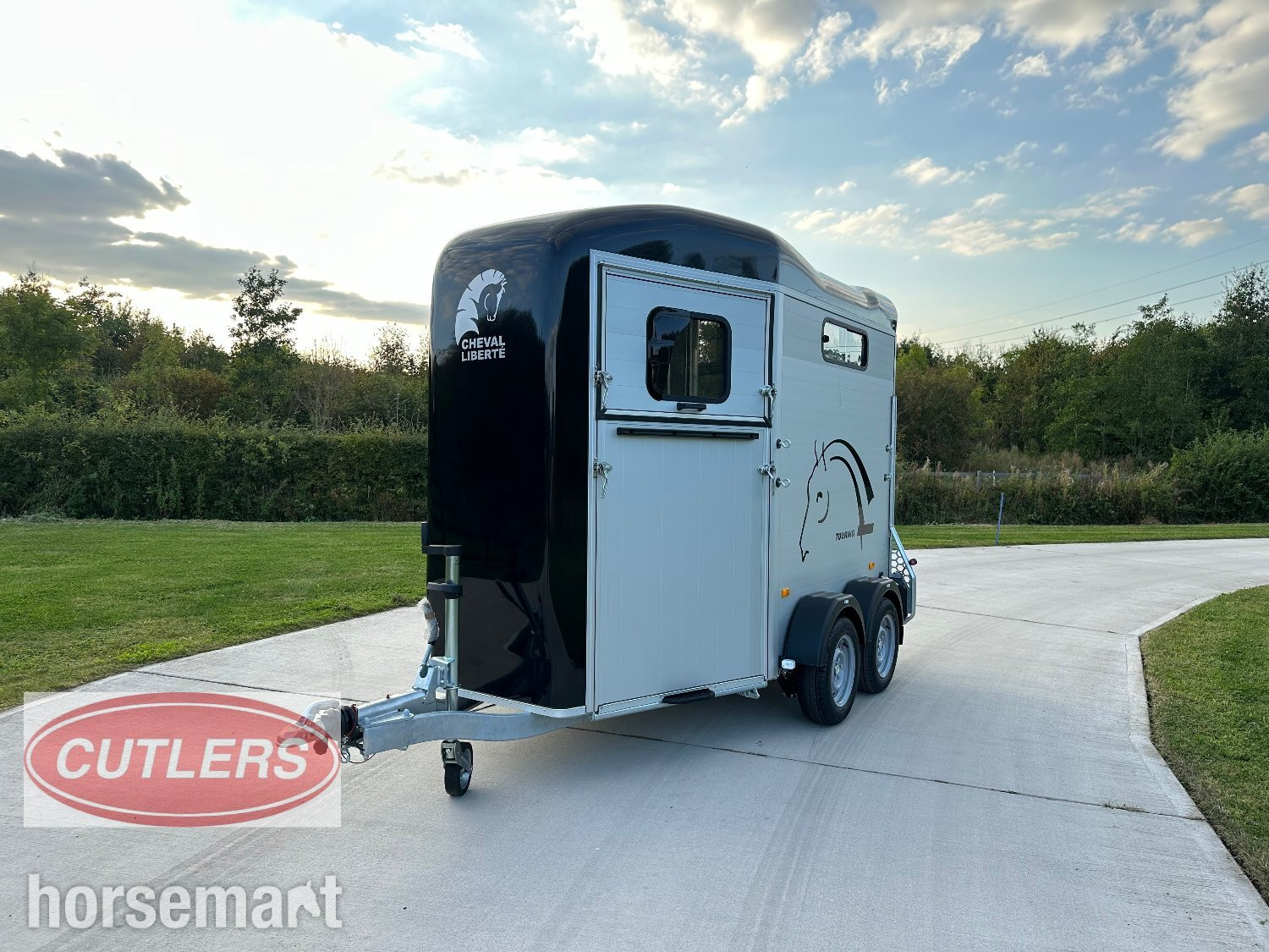 Cheval Liberte Touring Country Other Horse Trailer - Horse Trailers in 