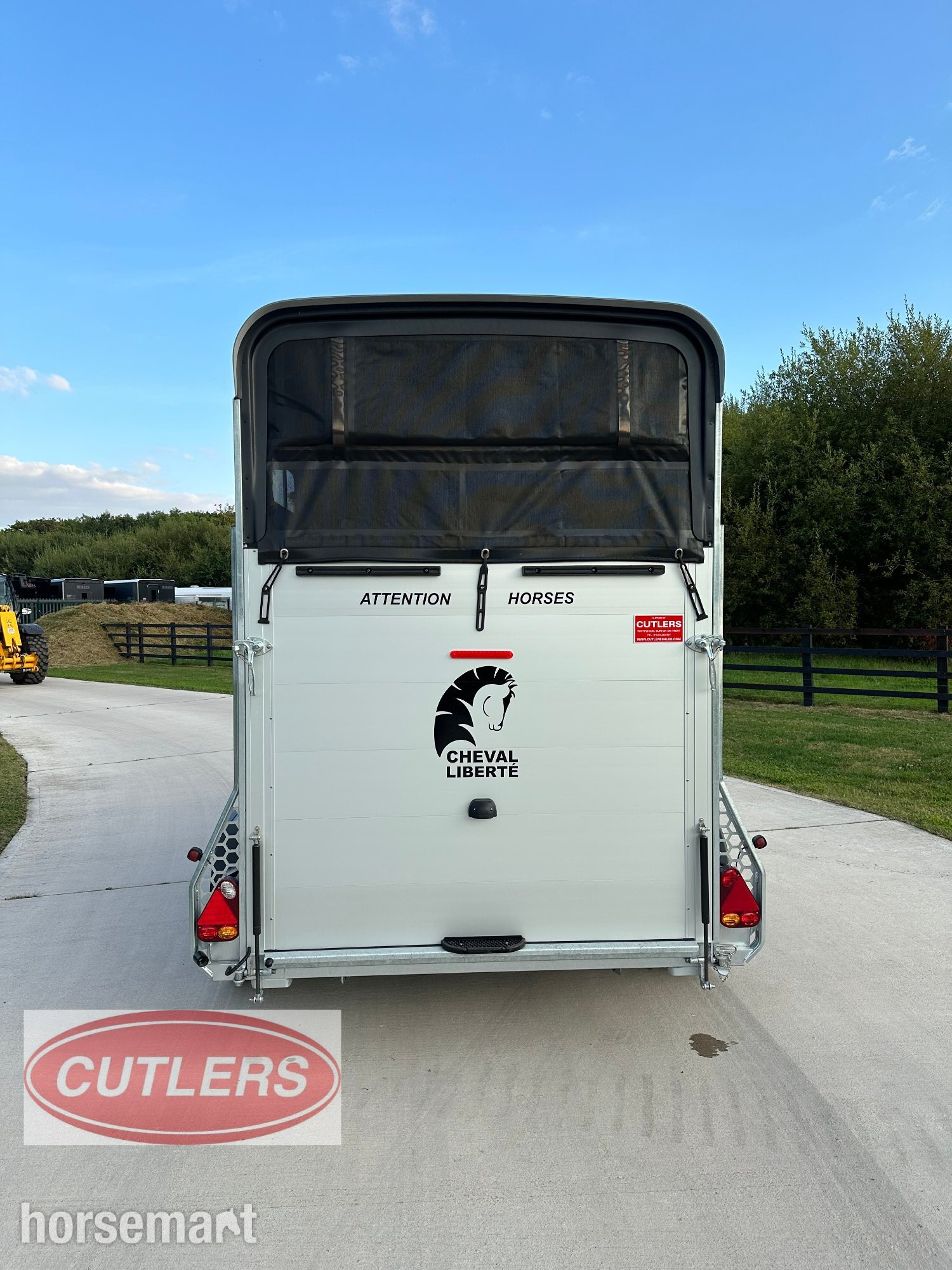 Horse Trailers - Cheval Liberte Touring Country Other Horse Trailer in 