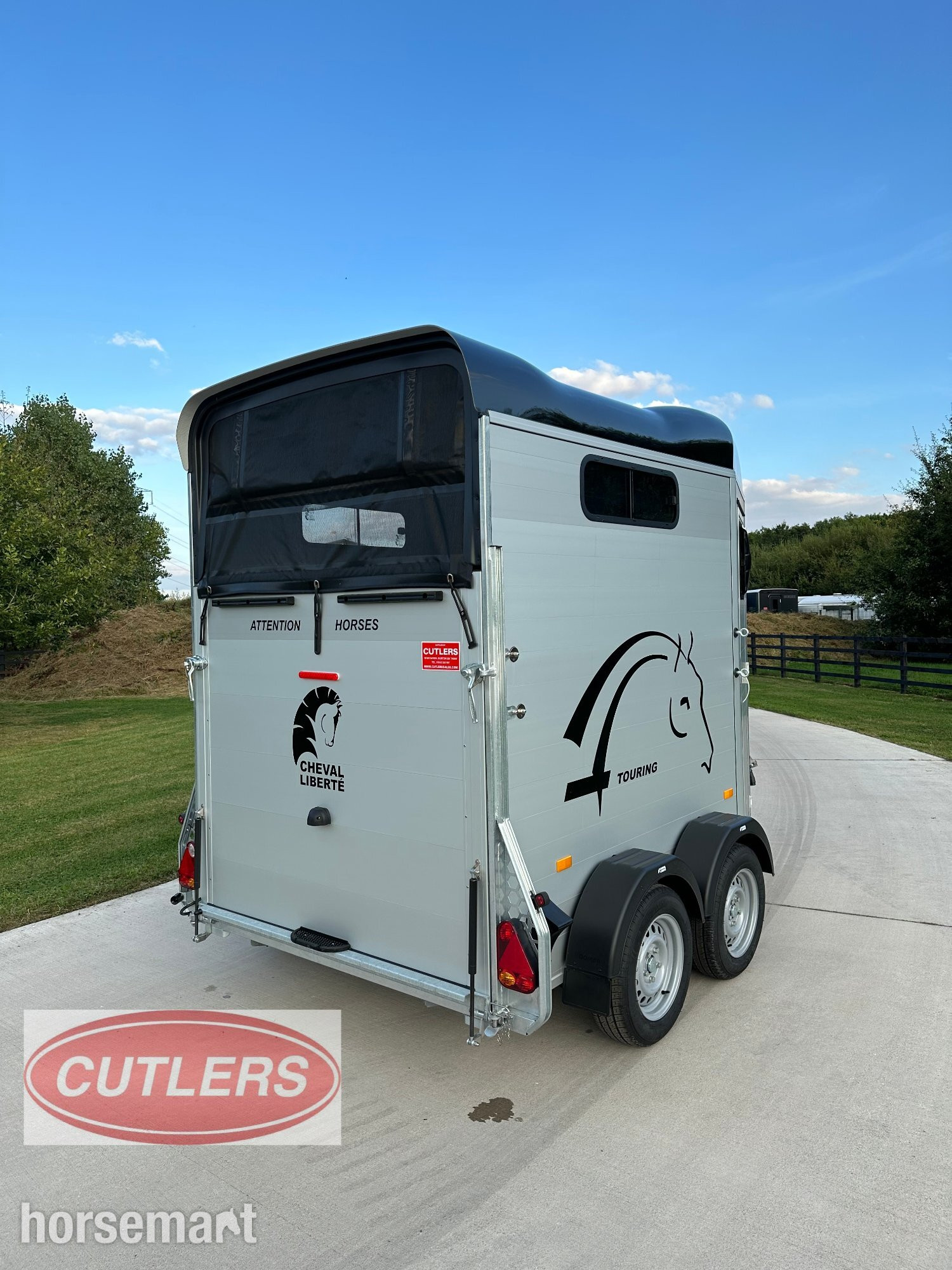 Horse Trailers - Cheval Liberte Touring Country Other Horse Trailer
