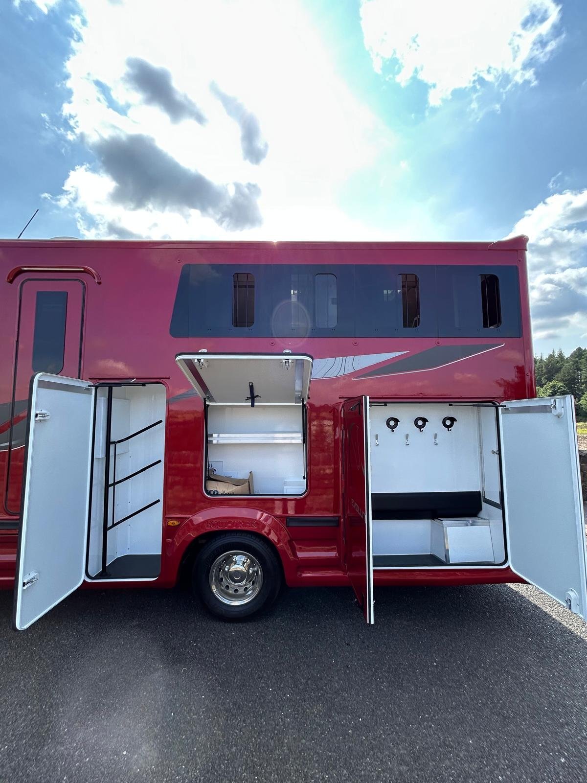 Horseboxes 3.6-7.5 Tonnes - Equi-Trek Evolution Elite  Iveco Daily Horsebox in 