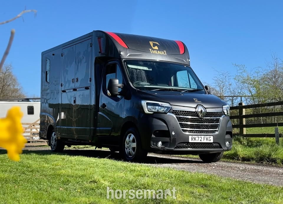 Theault Proteo Renault Horsebox