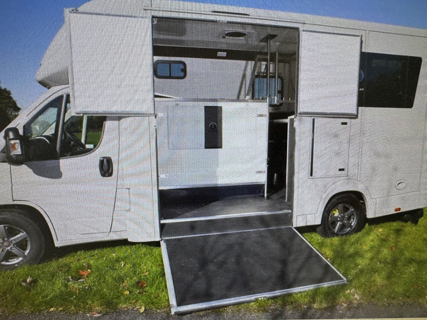 Tatton Dayrider Professional Fiat Horsebox - Horseboxes 3.6-7.5 Tonnes