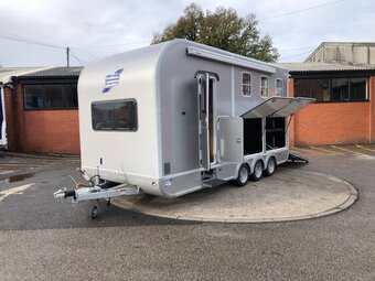 Ifor Williams Eventa L Tri Axle Gold Horse Trailer