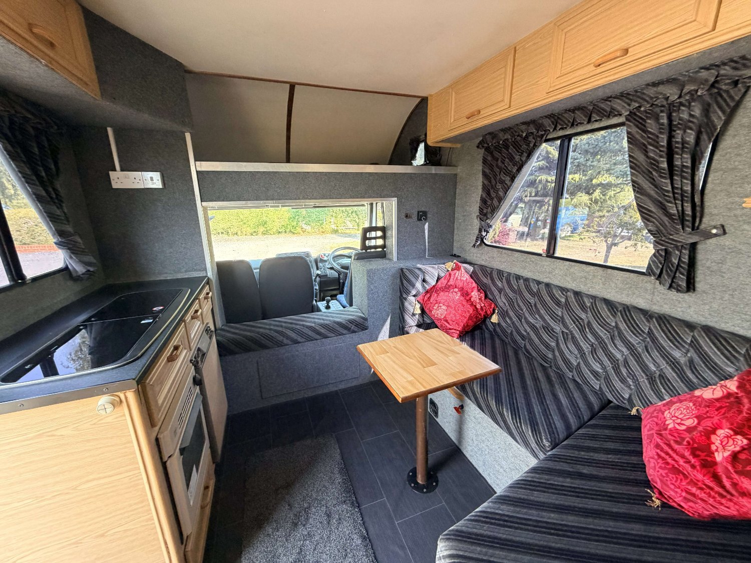  Ascot Supreme Iveco Horsebox