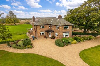 House Property for sale in Lincoln