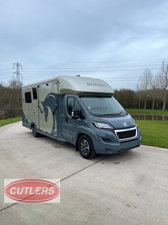 Equi-Trek Victory Excel Horse Trailer