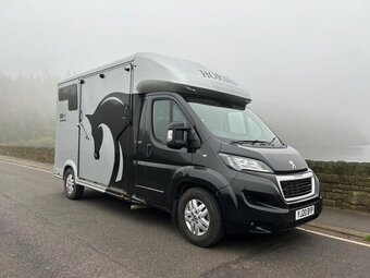 2020 Peugeot Boxer Horsebox