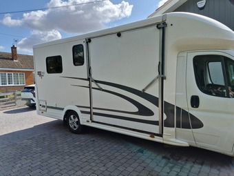 Equi-Trek Victory Peugeot Horsebox