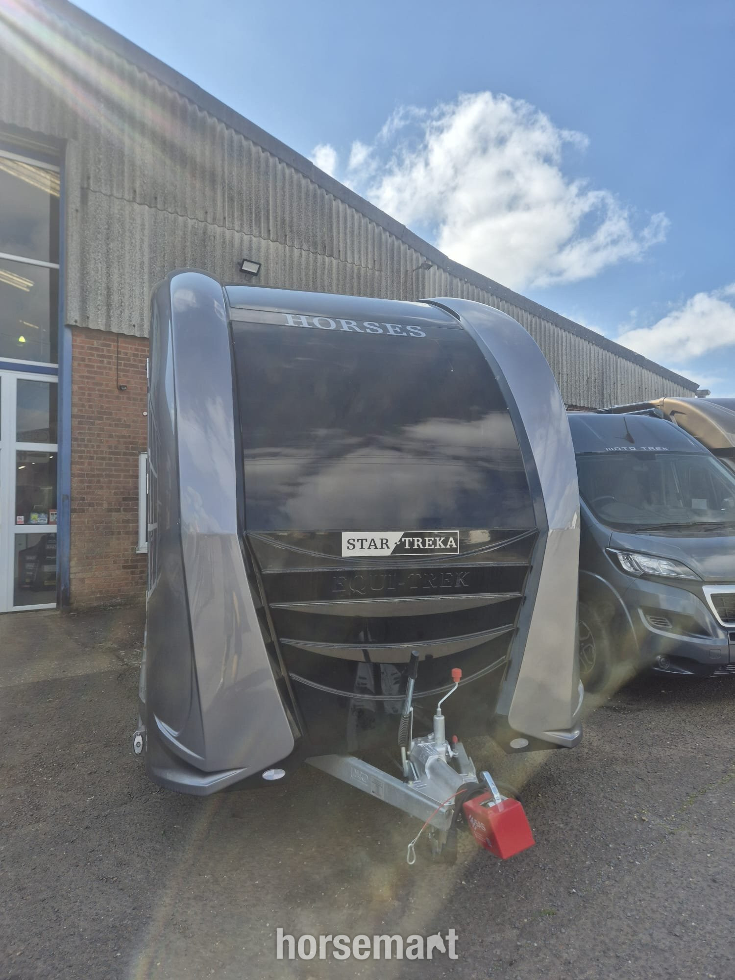 Equi-Trek Star-Treka Excel  Horse Trailer in 