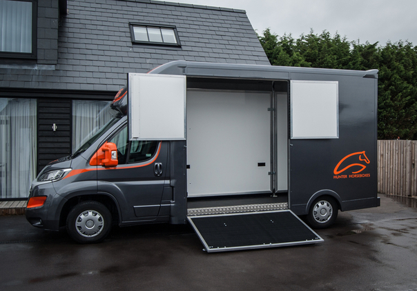  Hunter   Horsebox