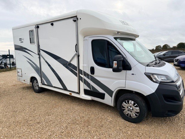 Equinox  Peugeot Horsebox