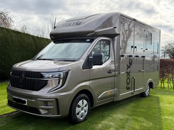 Foxy Stallion Pro Renault Horsebox