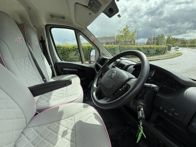Foxy Weekender Citroen Relay Horsebox - Horseboxes Up to 3.5 Tonnes