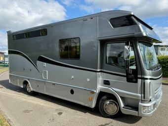 KM Horseboxes Elite Model Iveco Eurocargo Horsebox
