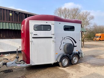 Cheval Liberte Touring Country Double Horse Trailer