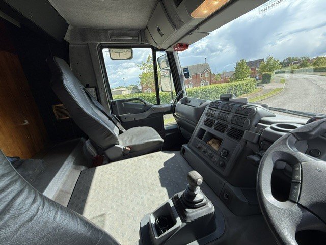  Whittaker Impact Iveco Stralis Horsebox