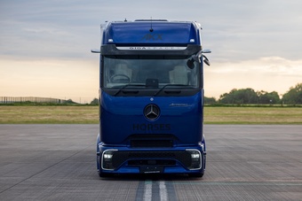 Stephex STX Truck (Largecab) Mercedes-Benz Horsebox