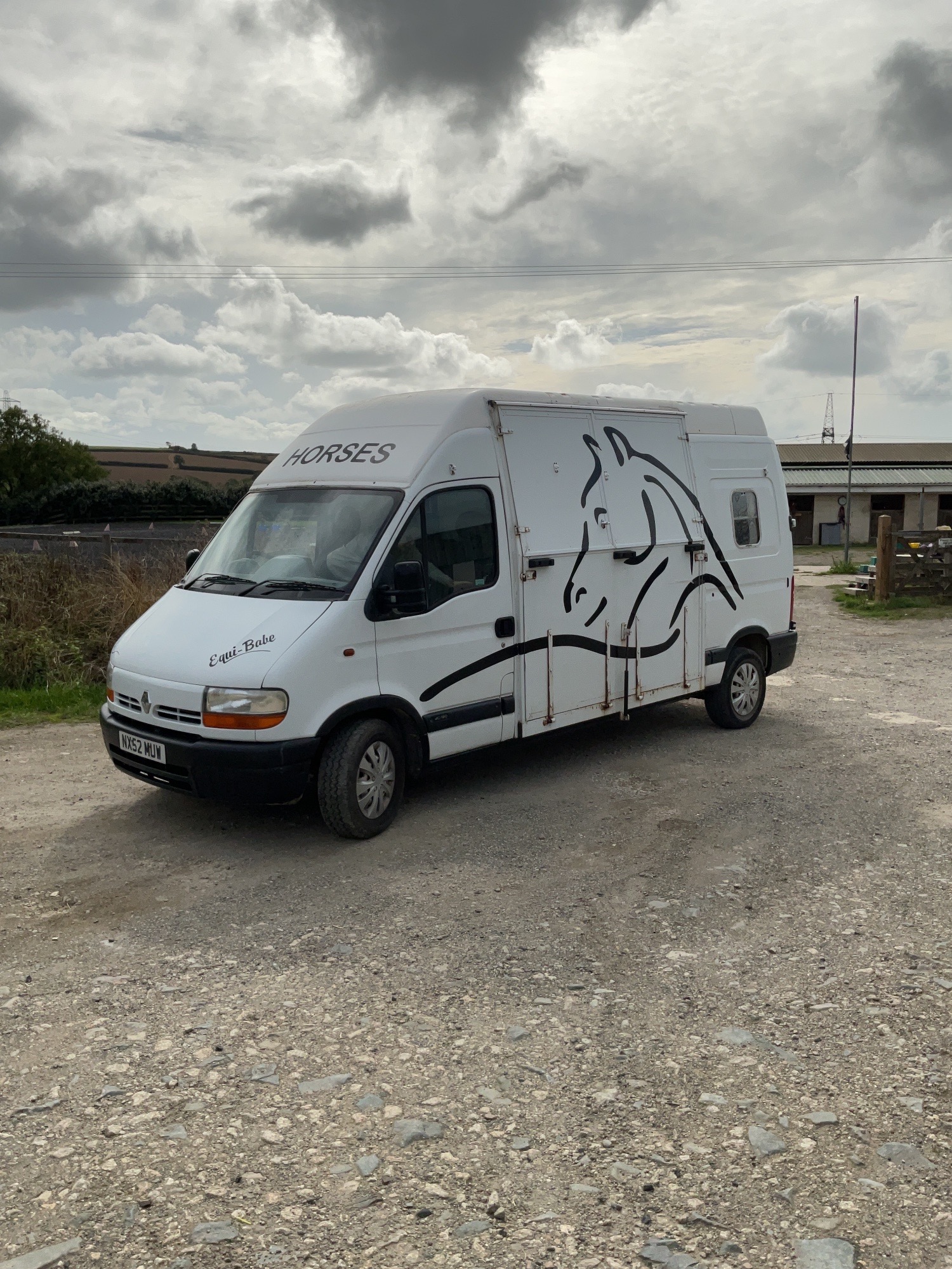 Equibabe  Renault Horsebox