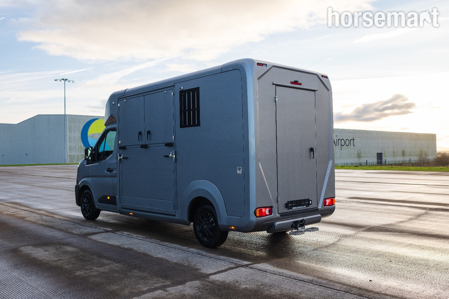Stephex AKX 2 Horse Renault Horsebox - Horseboxes Up to 3.5 Tonnes