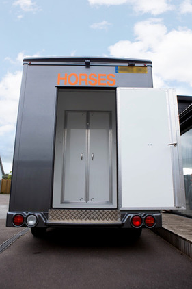 Hunter   Horsebox - Horseboxes Up to 3.5 Tonnes in 