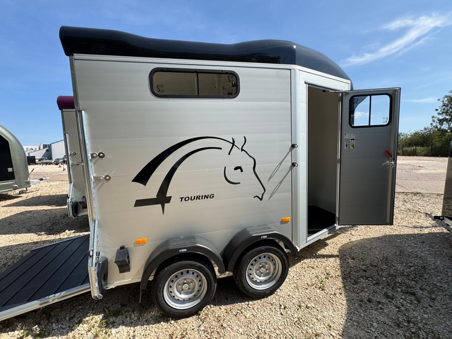 Horse Trailers - Cheval Liberte Touring Country  Horse Trailer in 