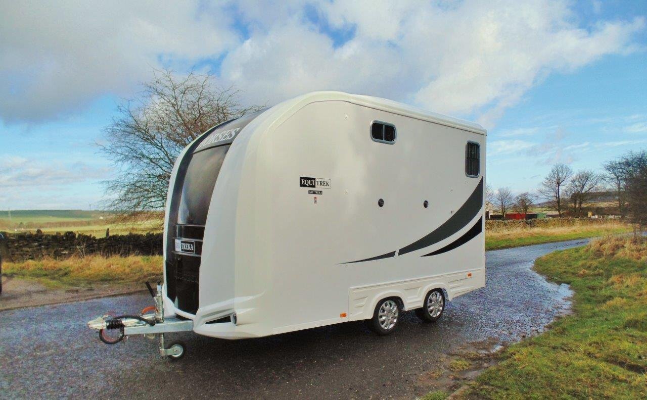  Equi-Trek Day-Treka   Horse Trailer