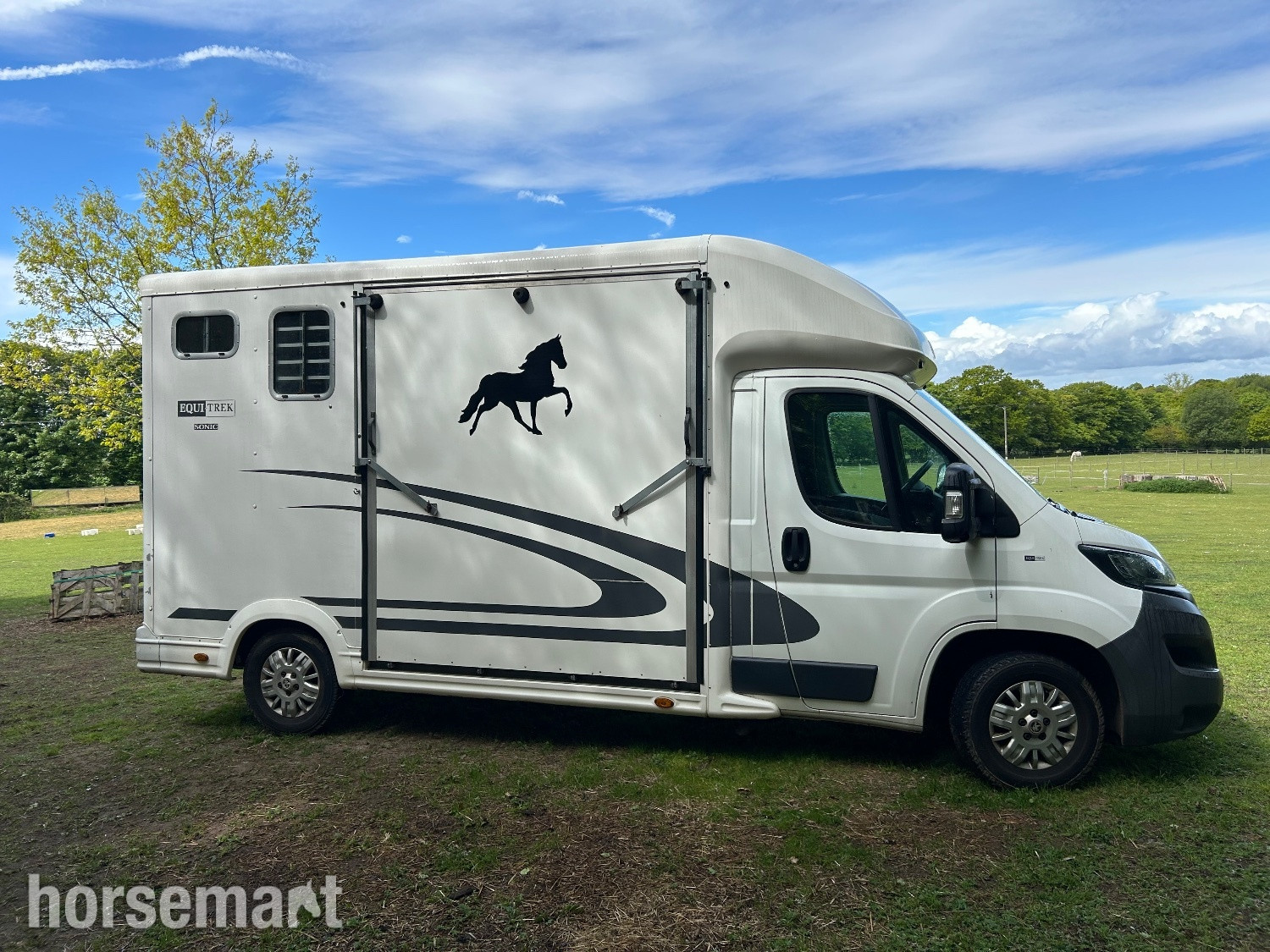 Equi-Trek Sonic Peugeot Horsebox in 