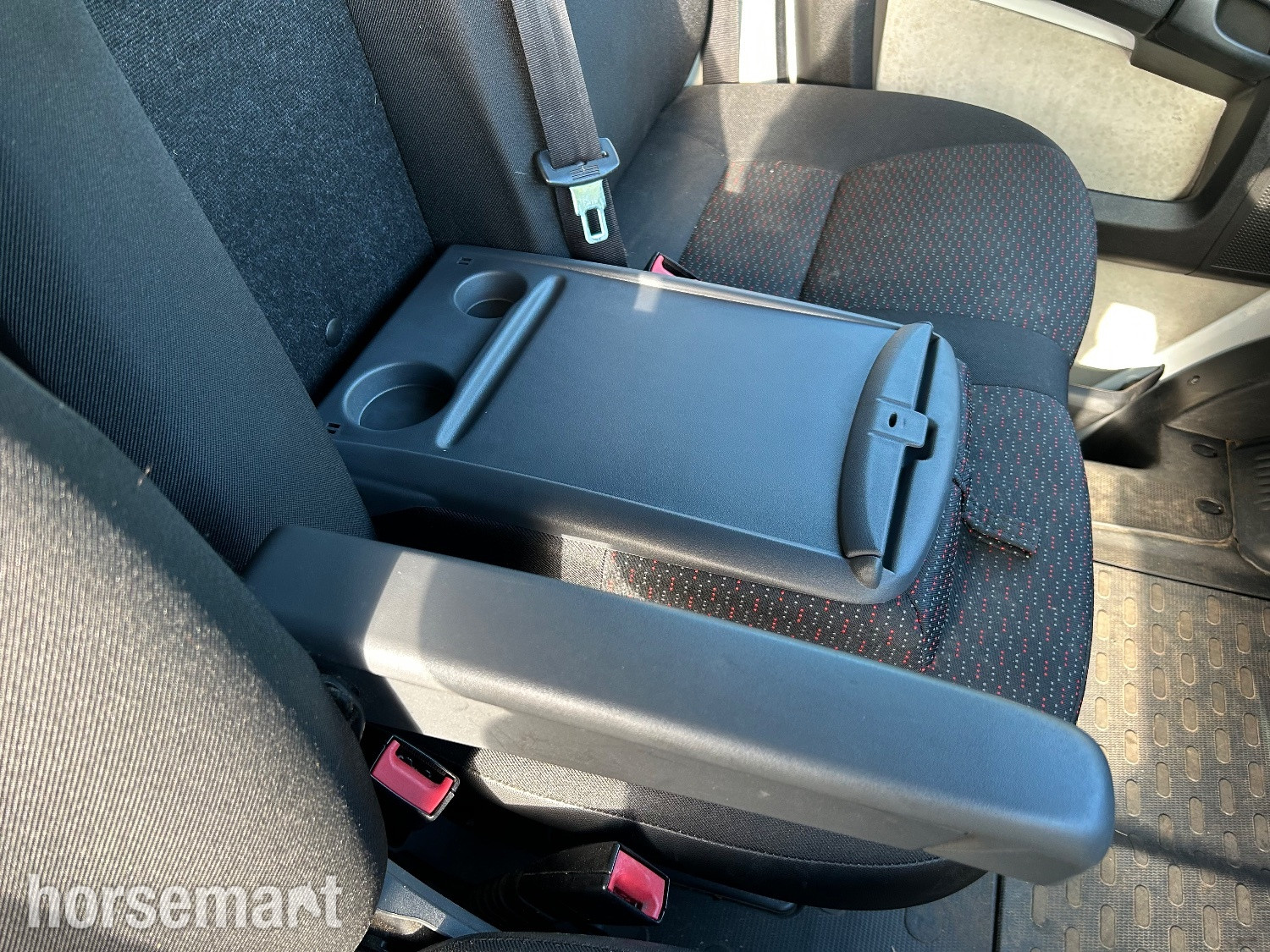 Horseboxes Up to 3.5 Tonnes - Equi-Trek Sonic Peugeot Horsebox