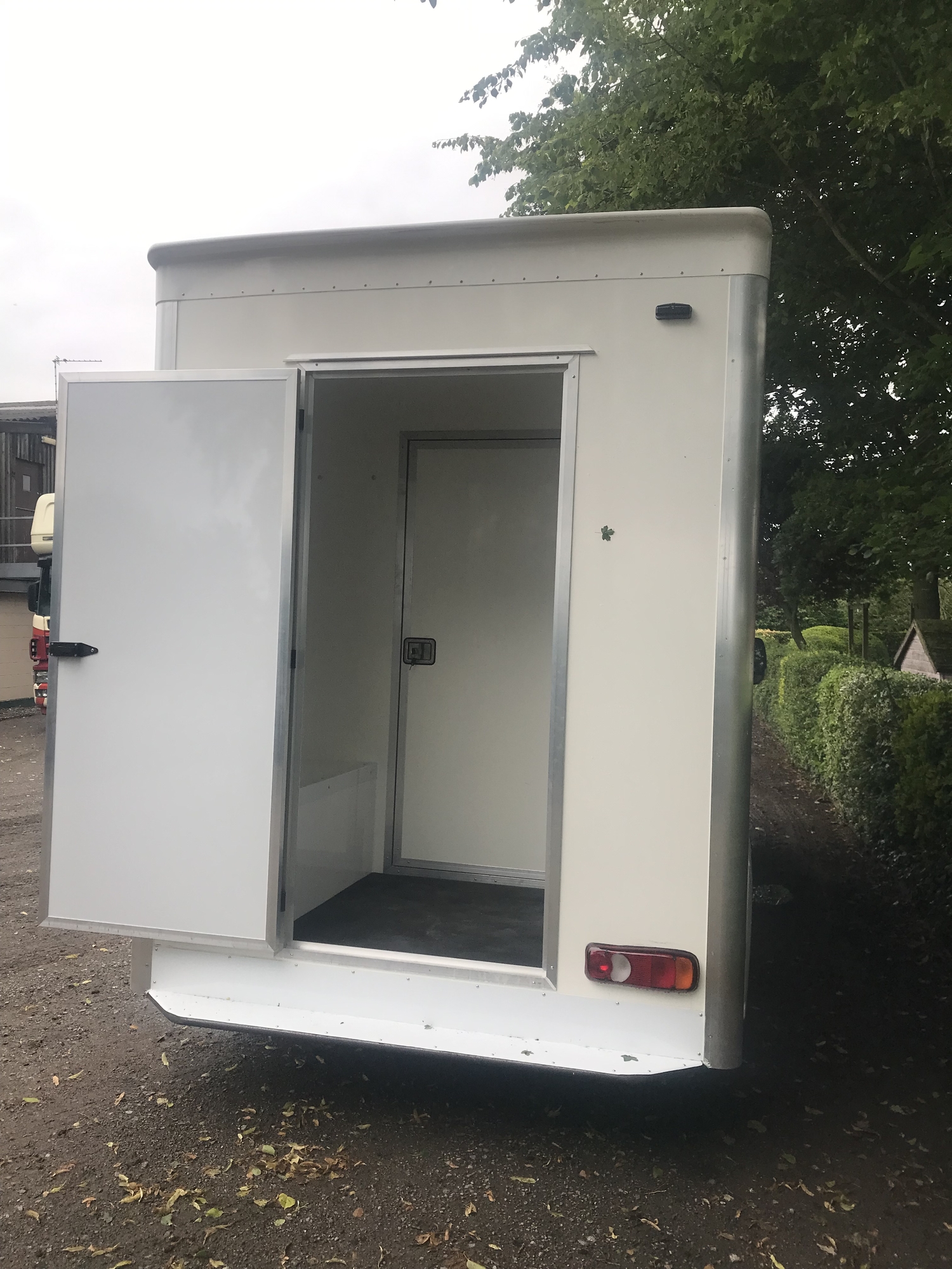Master Renault Horsebox - Horseboxes Up to 3.5 Tonnes