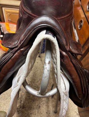 Harry Dabbs/Jaguar brown 17’5 jump saddle