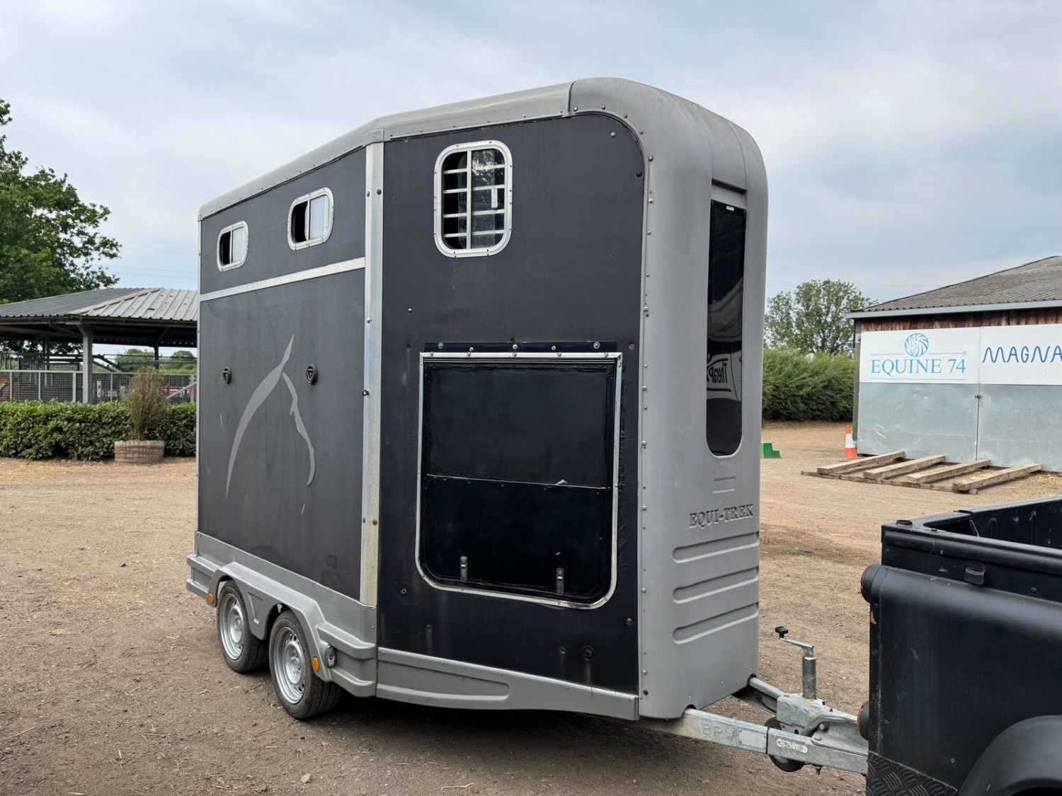 Equi-Trek   Horse Trailer