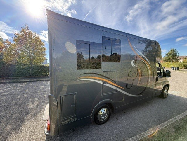 Horseboxes 3.6-7.5 Tonnes - JP Coach built Weekender Model  Citroen Relay  Horsebox