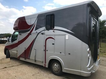 Renault Master Horsebox